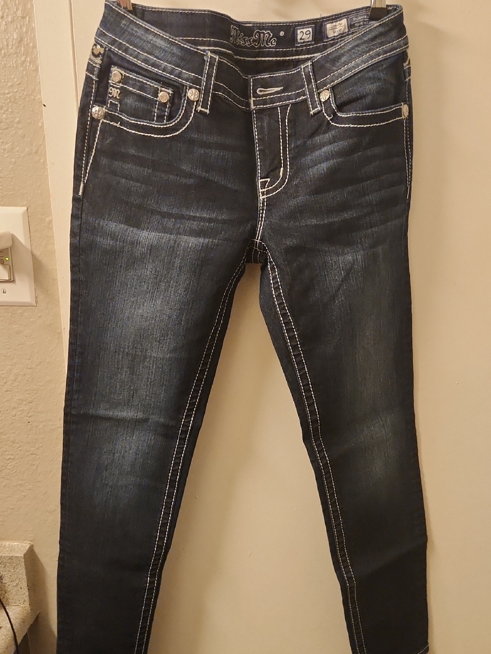 Miss Me 29 Low rise Skinny